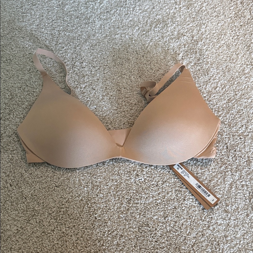SKIMS Smooth Nude Contour Bra in Beige
